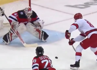 Hurricanes’ Necas bats in bouncing pass from Martinook in Game 4 vs. Devils