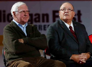 Red Wings legend, Hockey Hall of Famer Alex Delvecchio dies at 93