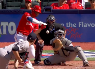 Blue Jays’ Gimenez belts three-run shot to dead centre vs. Yankees