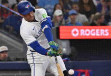 Controversial call costs Blue Jays as division lead narrows after loss