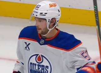 Oilers’ Howard blasts one-timer from distance past Jets’ Comrie