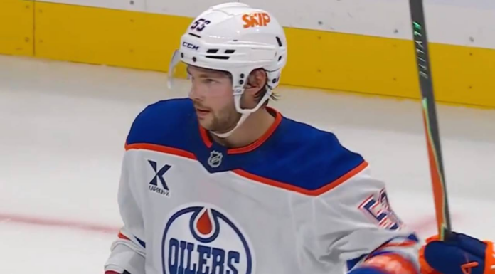 Oilers’ Howard blasts one-timer from distance past Jets’ Comrie