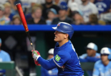 Blue Jays miss another chance to clinch, lose fourth in a row