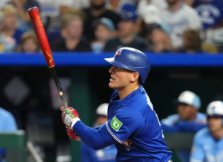 Blue Jays miss another chance to clinch, lose fourth in a row