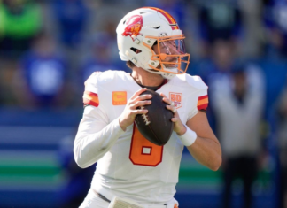 David’s pick sets up winning FG as Bucs beat Seahawks in offensive duel
