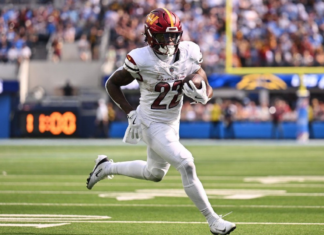 Commanders score 27 straight points to beat Chargers