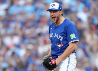 ‘Mind-boggling’: Sports world reacts to Blue Jays’ Trey Yesavage’s performance