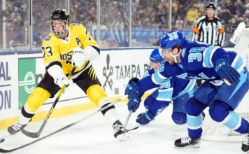Lightning erase four-goal deficit, down Bruins in Stadium Series