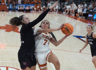Lee’s 19 points paces No. 1-seed Texas past Missouri State