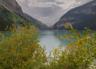 NHL has no plans to play outdoor game at Lake Louise