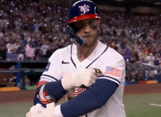 USA’s Harper crushes two-run blast to tie game late vs. Venezuela