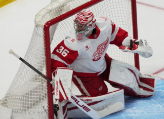 Red Wings goalie John Gibson injured against Predators