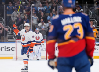 Islanders’ Brayden Schenn receives emotional tribute in return to St. Louis