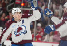 Avalanche first to clinch playoff berth with win over Blackhawks