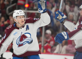 Avalanche first to clinch playoff berth with win over Blackhawks