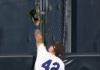 Padres’ Merrill robs Rodriguez of home run with incredible catch
