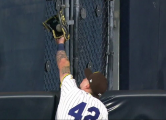 Padres’ Merrill robs Rodriguez of home run with incredible catch