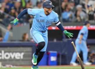 Blue Jays’ offensive barrage vs. Red Sox leads to third straight series win