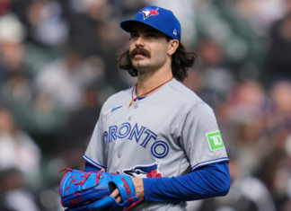 Blue Jays’ offensive woes continue in extra-innings loss to White Sox
