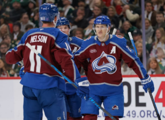 Who should be considered the Stanley Cup favourite?