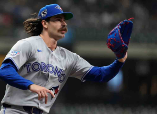 Cease’s gem goes to waste as quiet bats, nightmare eighth sink Blue Jays