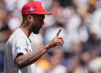 Sanchez sets Phillies franchise record by extending scoreless innings streak to 44 2/3