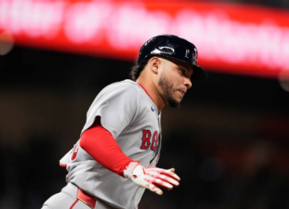 Willson Contreras hits a 2-run homer in the 8th to lift Red Sox past Braves