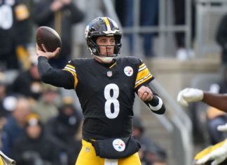 AP Sources: Aaron Rodgers, Steelers agree to one-year deal